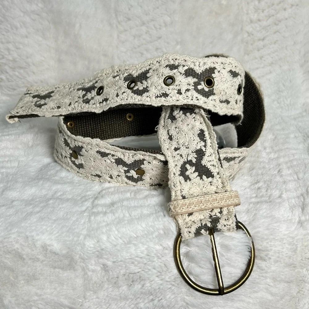 Lace Boho Belt Round Brass Buckle Flat Studs Olive Green Backing - Picture 1 of 8
